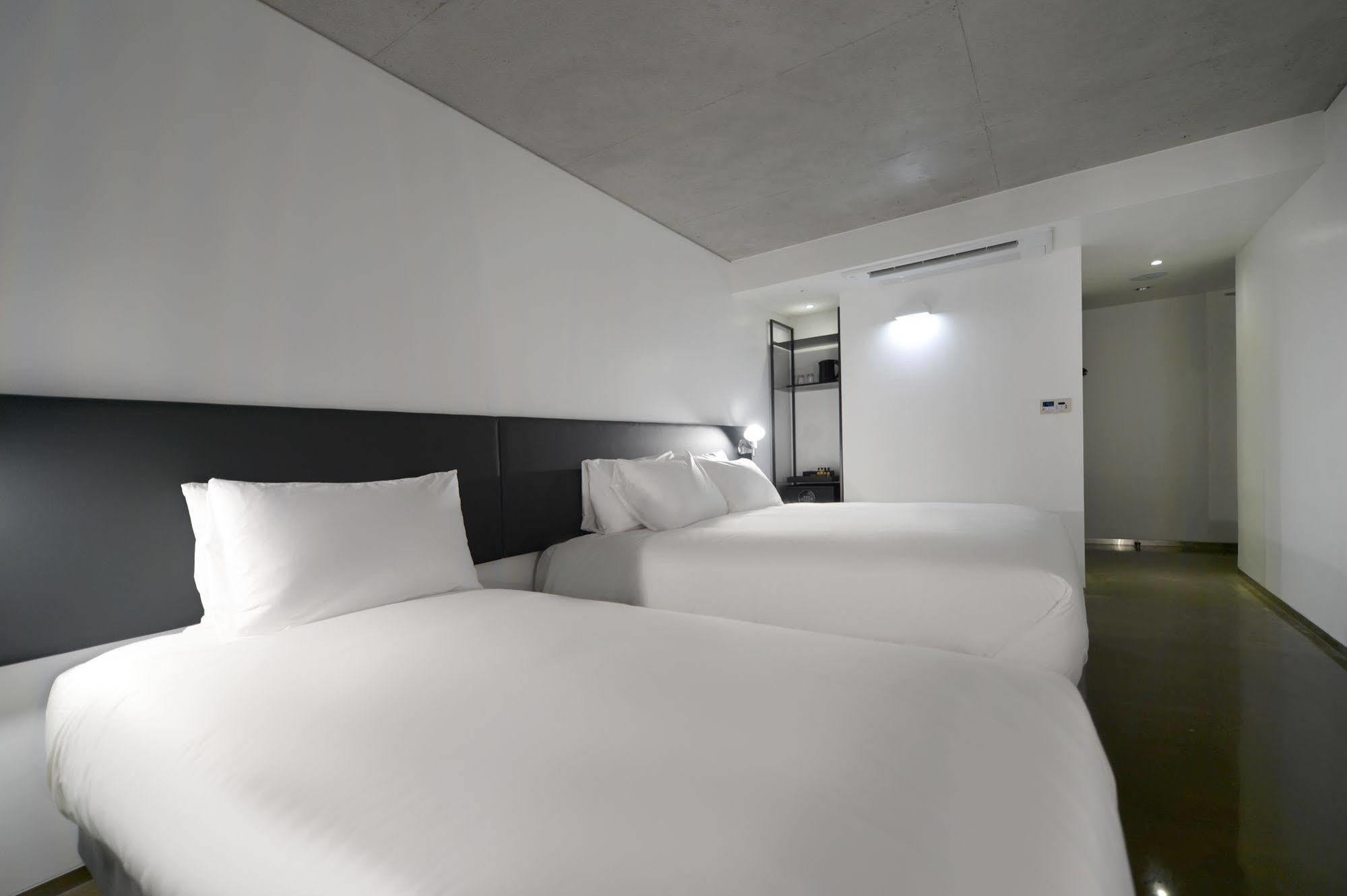 Creto Hotel Myeongdong Seoul Exterior photo
